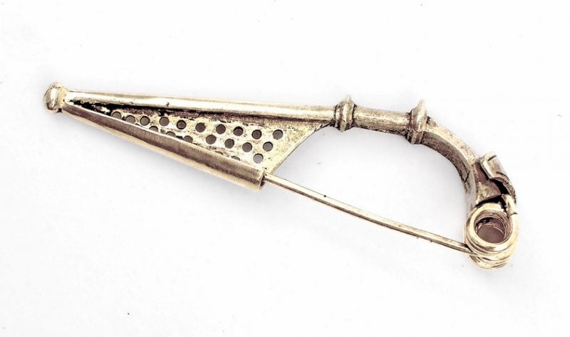 Germain fibule à arc 1er siècle apr. J.-C., bronze argenté 