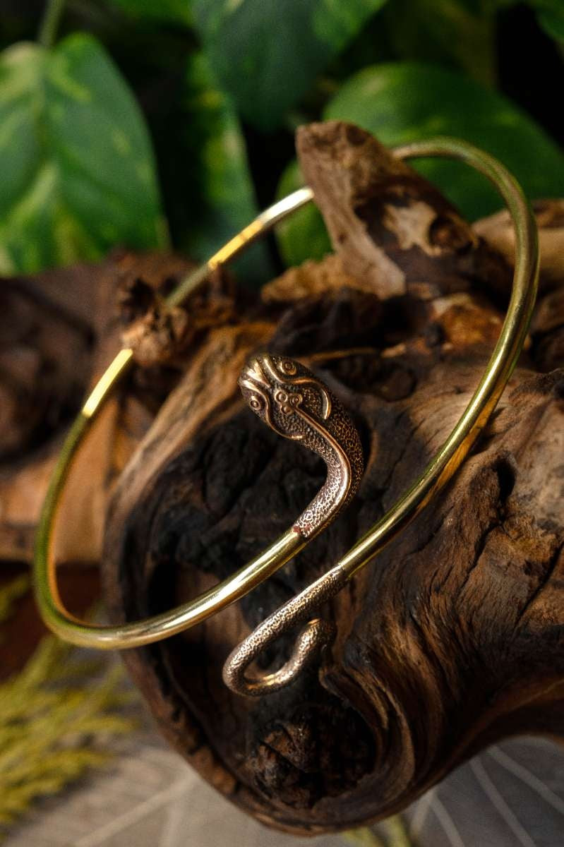 Romeinse bovenarmband met slang Herculaneum, brons