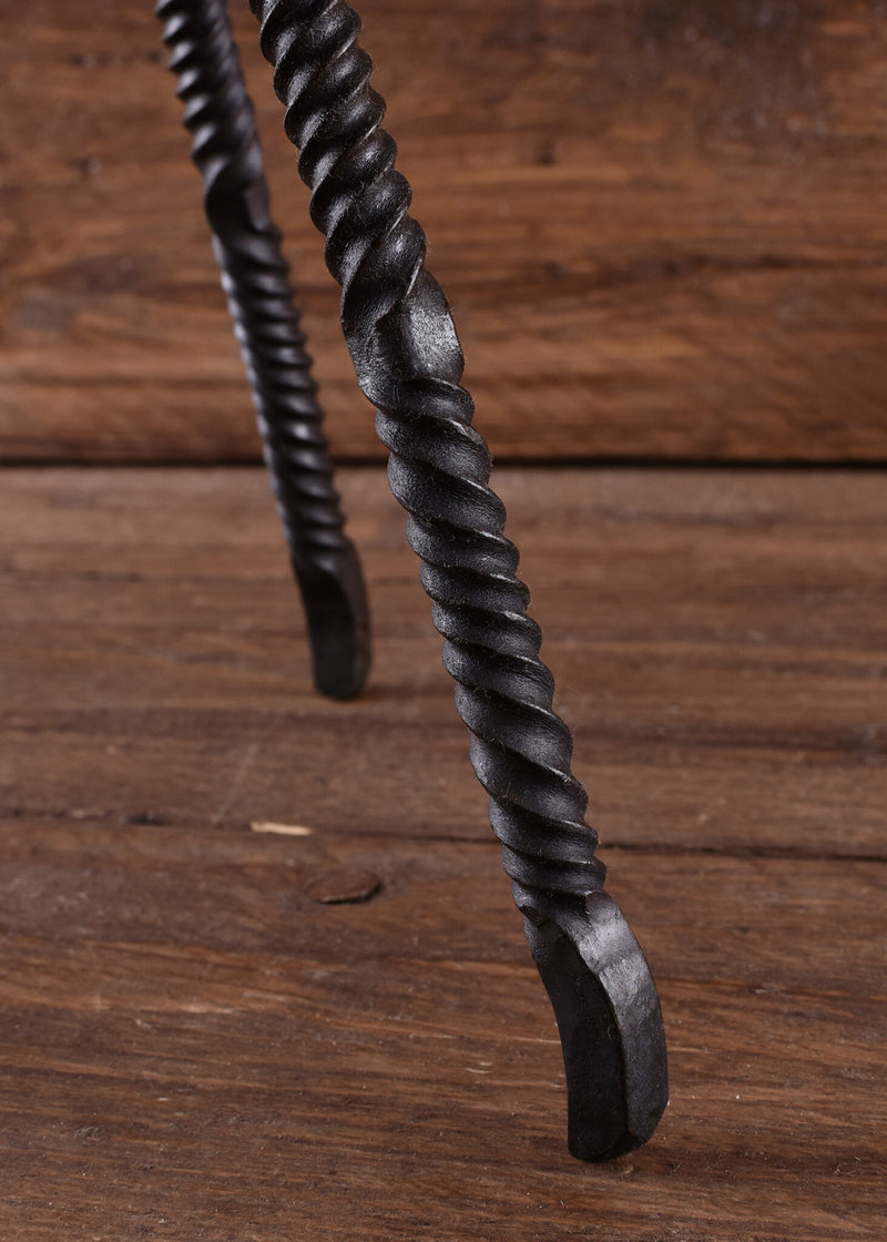 Kleine vuurschaal op poten