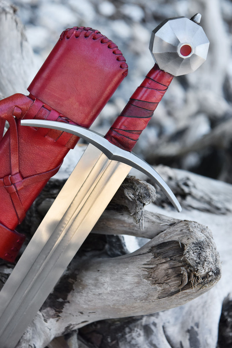 Gammelt Jern zwaard met schede, 13e eeuw, semi-scherp