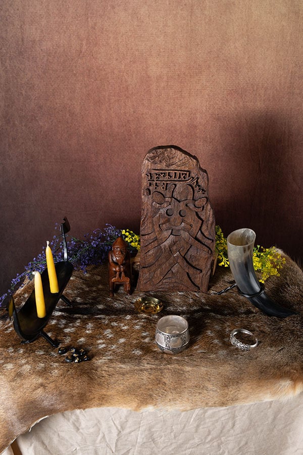 Over paganistische huisaltaren