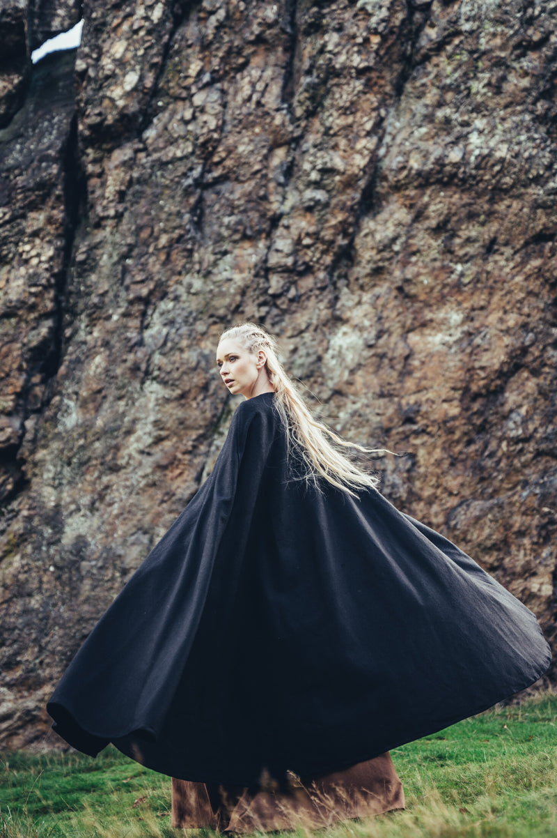 Medeltida dölja Robin svart, ullblandning 