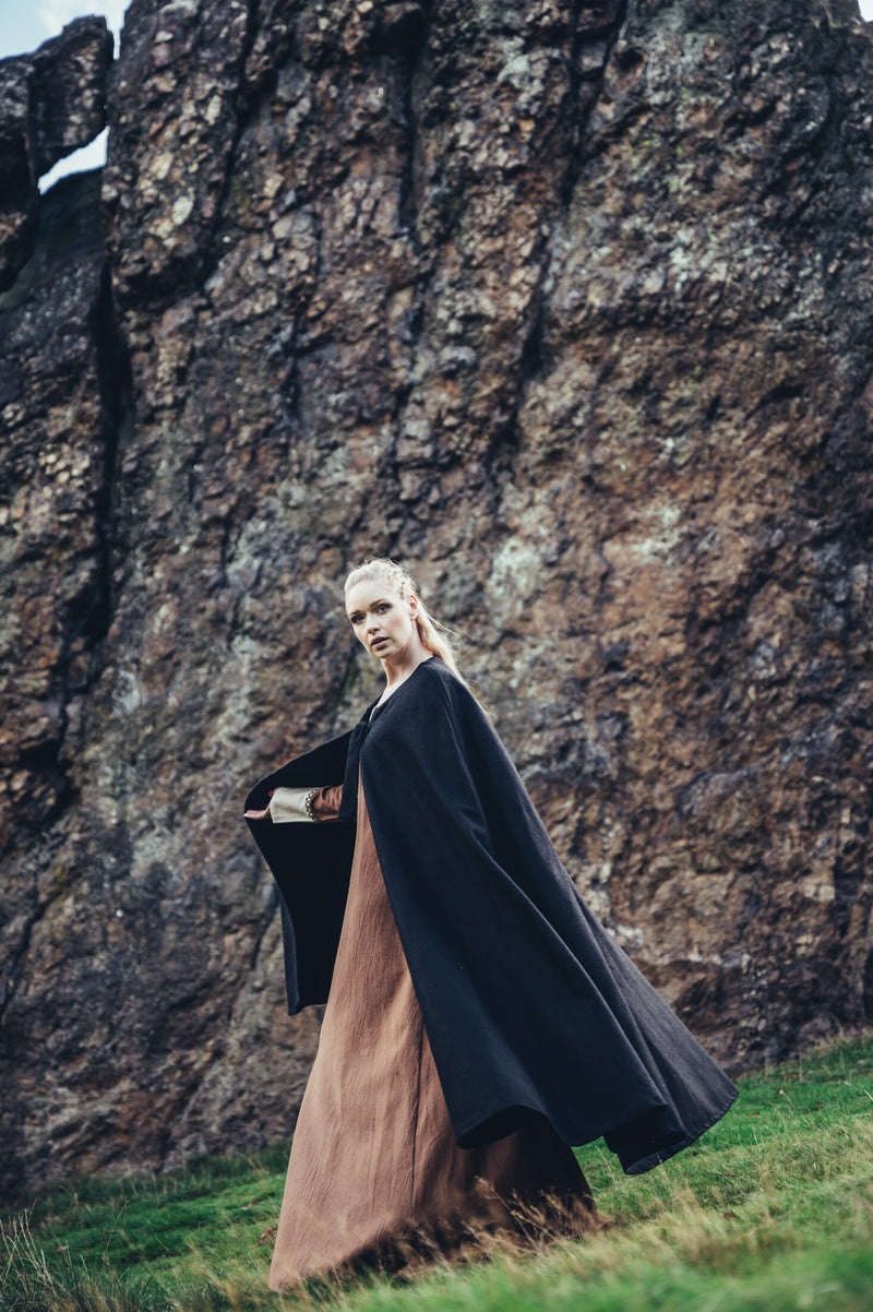 Medeltida dölja Robin svart, ullblandning 