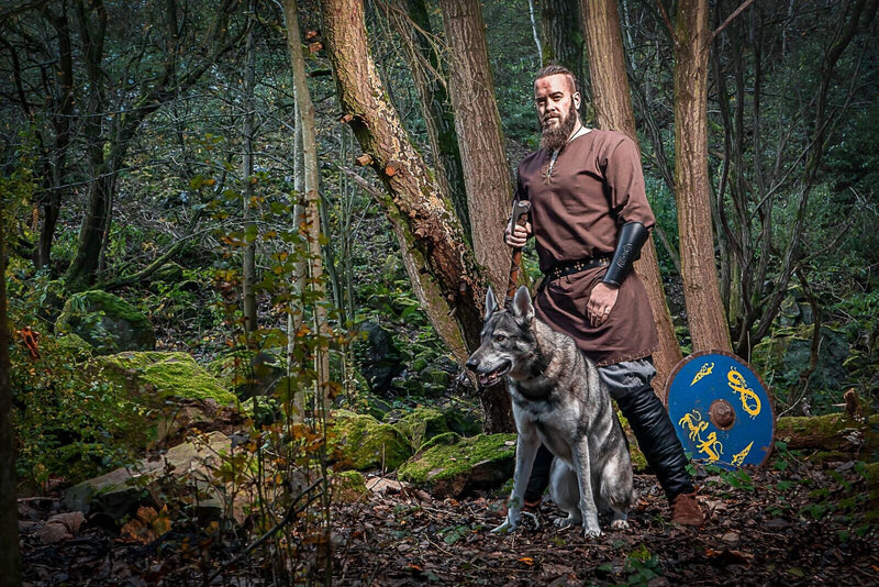 Tunica con orlo autentico, marrone scuro 