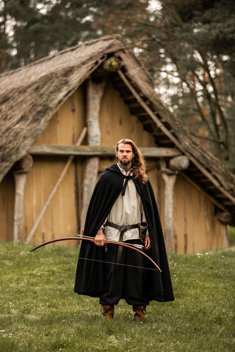 Średniowieczny płaszcz z kapturem, czarny