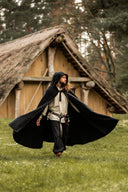 Średniowieczny płaszcz z kapturem, czarny